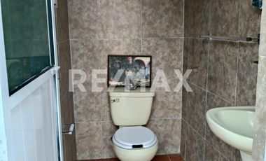 EN VENTA AGRADABLE CASA - (3)