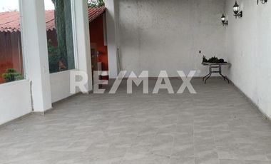 EN VENTA AGRADABLE CASA - (3)