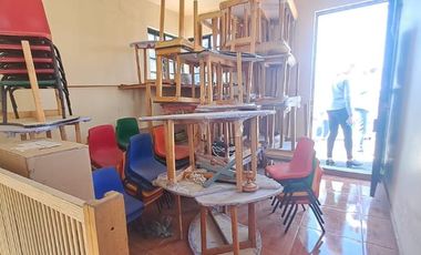 Amplia casa lista para remodelar