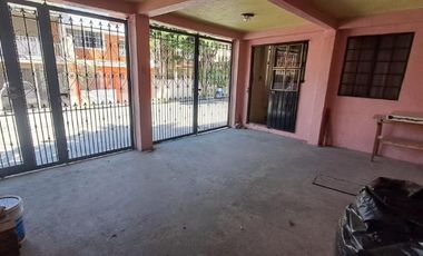 Amplia casa lista para remodelar