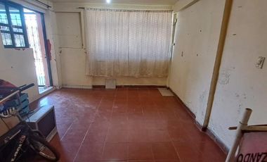 Amplia casa lista para remodelar