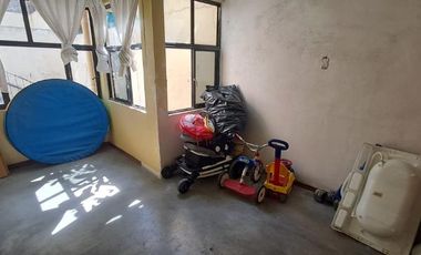 Amplia casa lista para remodelar