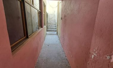 Amplia casa lista para remodelar