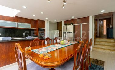 Casa Remodelada para Venta en El Contador