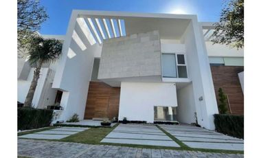 ✨ ¡HERMOSA CASA ESTILO MEXICANO EN FRACCIONAMIENTO CAMPESTRE DEL VALLE! ✨