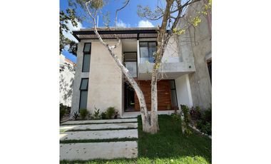 Casa nueva con 3 habitaciones equipada