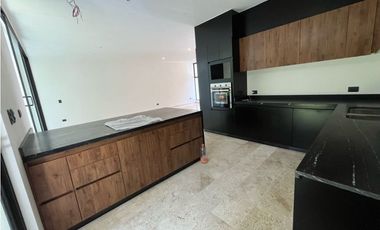 Casa nueva con 3 habitaciones equipada