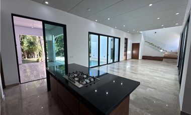 Se vende Casa de 385 m2 de Lujo en Bahía Principe