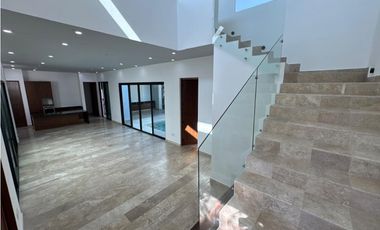 Se vende Casa de 385 m2 de Lujo en Bahía Principe