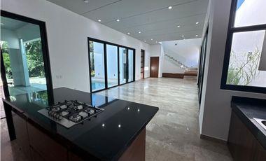 Se vende Casa de 385 m2 de Lujo en Bahía Principe