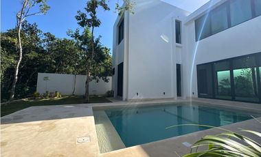 Se vende Casa de 385 m2 de Lujo en Bahía Principe