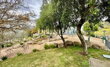 Los Trapenses, Lo Barnechea. Terreno en exclusivo condominio.