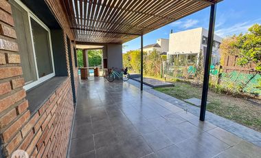Casa 3 dormitorios, jardín, piscina - Funes Hills Cadaques | Venta