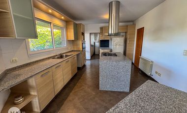 Casa 3 dormitorios, jardín, piscina - Funes Hills Cadaques | Venta
