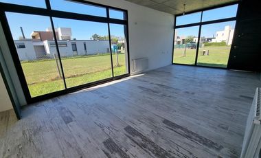 Casa en venta La Reserva, a estrenar