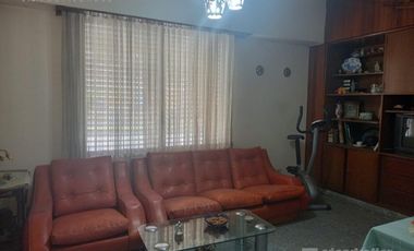 Chalet colonial de 3 amb. c/ cochera en R. de Escalada