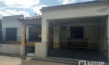 Chalet colonial de 3 amb. c/ cochera en R. de Escalada