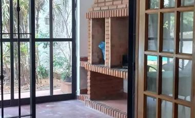 Casa en venta - 4 Dormitorios 4 Baños - Cochera - 950Mts2 - José C. Paz