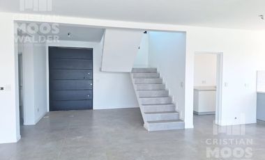 Casa en venta 3 ambientes El Cantón - Golf