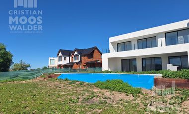 Casa en venta 3 ambientes El Cantón - Golf