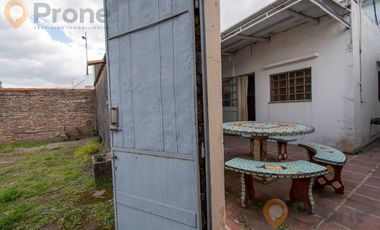 Casa en venta 2 dormitorios y patio verde