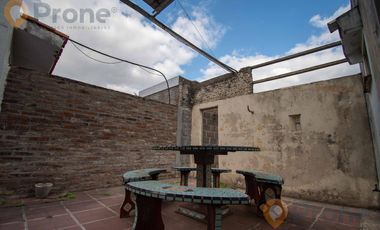 Casa en venta 2 dormitorios y patio verde