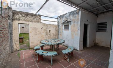 Casa en venta 2 dormitorios y patio verde