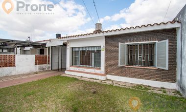 Casa en venta 2 dormitorios y patio verde