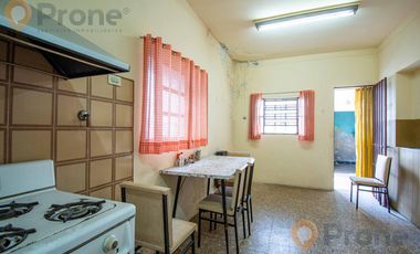 Casa en venta 2 dormitorios y patio verde