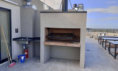 Departamento 2 ambientes a estrenar en torre de categoría. Piso alto.
