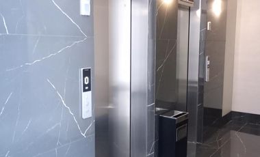 Departamento 2 ambientes a estrenar en torre de categoría. Piso alto.