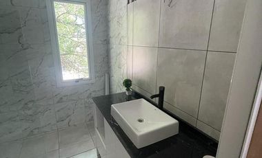 GRAN CASA A ESTRENAR EN BARRIO PRIVADO PUERTO URQUIZA FRENTE AL RIO  - Parana