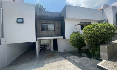 Bosques de Tarango, Casa en condominio 100 % remodelada