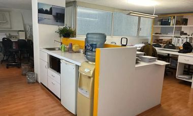 Nápoles, oficina con estación de cocina, en Patriotismo