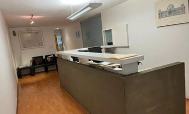 Nápoles, oficina con estación de cocina, en Patriotismo