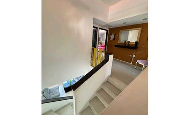 SE VENDE CASA BARRIO LOS CAMPANOS
