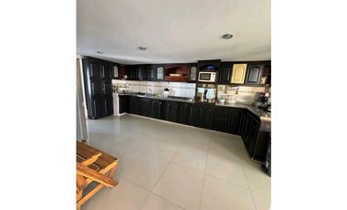 SE VENDE CASA BARRIO LOS CAMPANOS