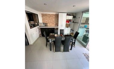 SE VENDE CASA BARRIO LOS CAMPANOS