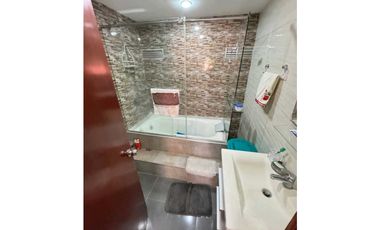 SE VENDE CASA BARRIO LOS CAMPANOS