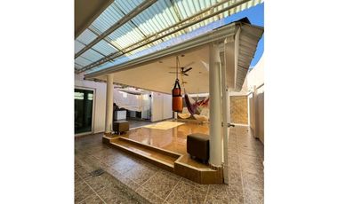 SE VENDE CASA BARRIO LOS CAMPANOS