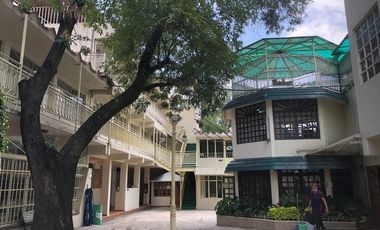 Inversión para desarrolladores. Casa a precio de terreno con uso de suelo mixto