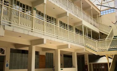 Inversión para desarrolladores. Casa a precio de terreno con uso de suelo mixto