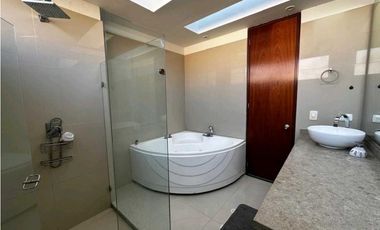 Hermosa casa en arriendo- Bosque Madero