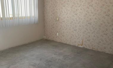 CASA EN  VENTA  CON USO DE SUELO MIXTO EN LORENZO BOTURINI