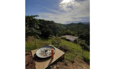 Finca con Piscina en Lutaima Anapoima