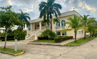 EN VENTA HERMOSA CASA EN CARTAGENA EN CONDOMINIO CON PLAYA PRIVADA
