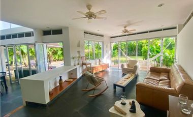 EN VENTA HERMOSA CASA EN CARTAGENA EN CONDOMINIO CON PLAYA PRIVADA