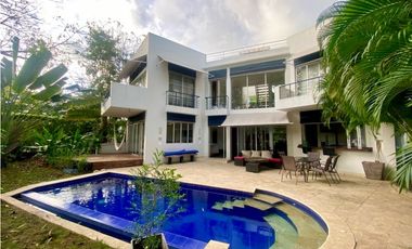 EN VENTA HERMOSA CASA EN CARTAGENA EN CONDOMINIO CON PLAYA PRIVADA