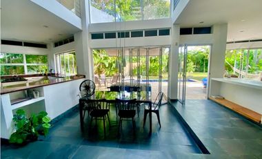 EN VENTA HERMOSA CASA EN CARTAGENA EN CONDOMINIO CON PLAYA PRIVADA