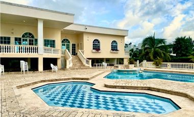 EN VENTA HERMOSA CASA EN CARTAGENA EN CONDOMINIO CON PLAYA PRIVADA
